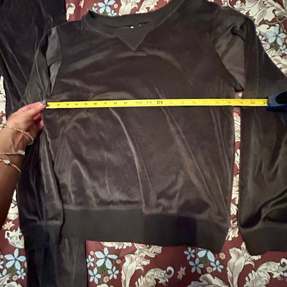 Honeydew Intimates (Nordstrom) Velour Lounge Set in Mink Brown - Picture 6 of 10